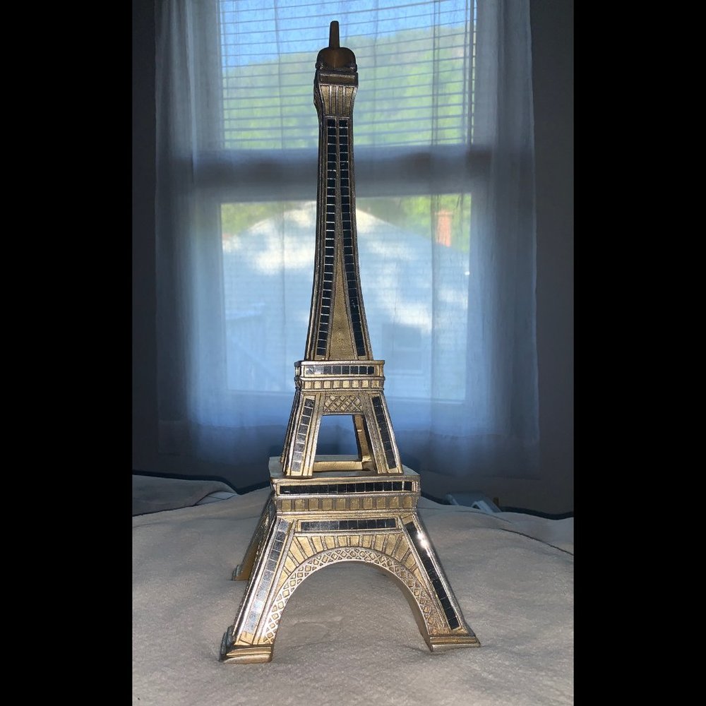 Three Hands Mirror Eiffel Tower Figurine